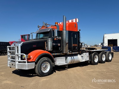2006 Peterbilt 378 8x6 Sleeper Winch Truck