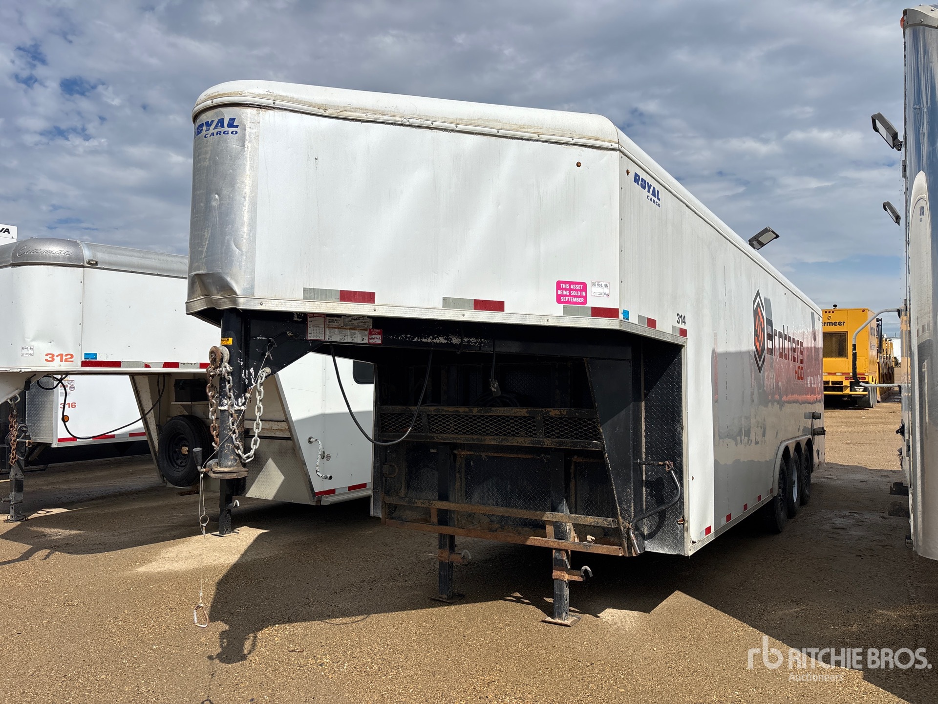 2019 Royal Cargo CGTR70-824-78 24 ft Tri/A Gooseneck Enclosed Trailer