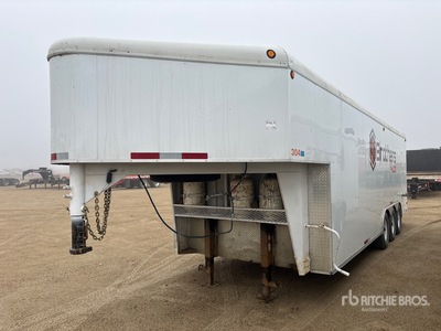 2014 Royal Cargo 24 ft Tri/A Gooseneck Mud Mixing Gesloten aanhangwagen