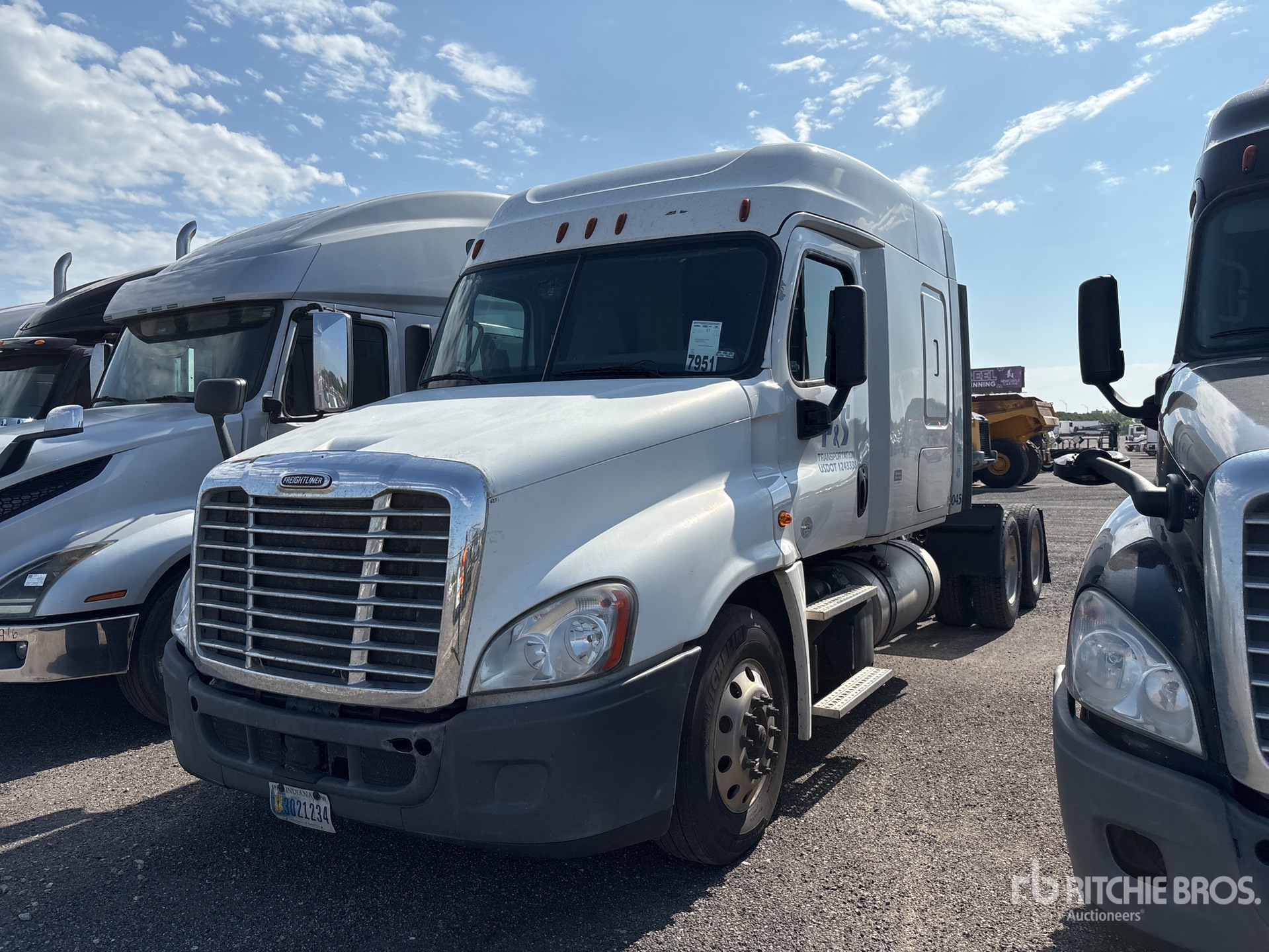 2019 Freightliner Cascadia 125 6x4 T/A Sleeper Truck Tractor
