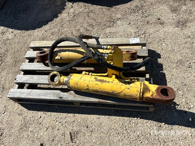 Quantity of (2) Komatsu Ripper Cylinder - Fits Komatsu D37