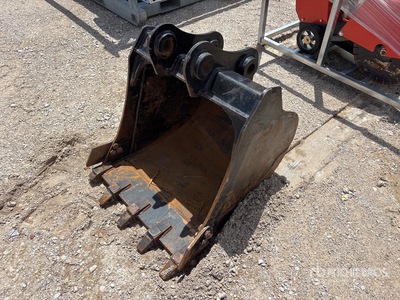 28 in Digging Excavator Bucket - Fits Cat 305