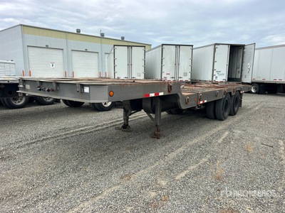 1973 Fruehauf 32 ft T/A Remorque à plateau basculant