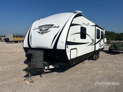 2019 Highland 30 ft T/A Travel Trailer