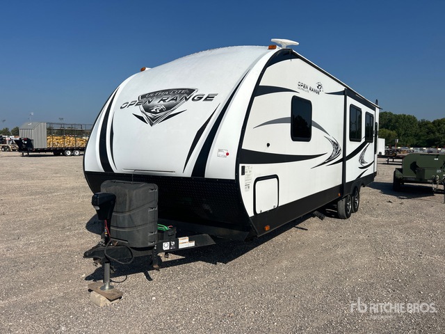 2019 Highland 30 ft T/A Travel Trailer