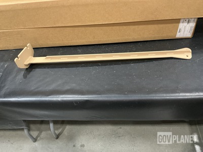 (17) Navistar Defense 3842647C1 Vehicular Components Brackets