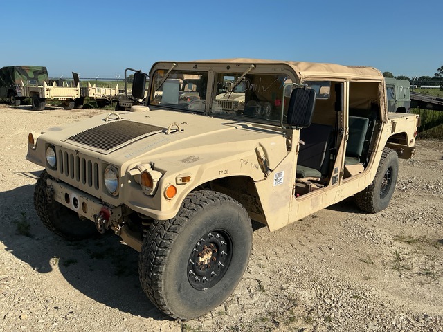 2005 AM General M1097R1 HMMWV 4 Door Soft Top w/Truck Body