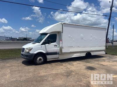 2014 Freightliner Sprinter 4x2 Fourgon à étages (Inoperable)