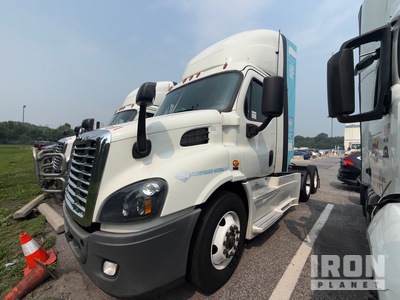 2019 Freightliner Cascadia CNG 6x4 Ciągnik siodłowy T/A z kabiną dzienną (Inoperable)