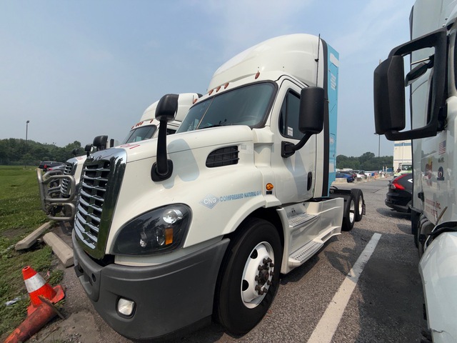 2019 Freightliner Cascadia CNG 6x4 T/A Day Cab Truck Tractor (Inoperable)