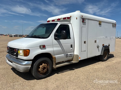 2003 Ford 4x2 Ambulance