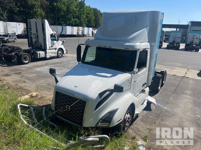 2020 Volvo VNL64T300 CNG 6x4 Ciągnik siodłowy T/A z kabiną dzienną (Inoperable)