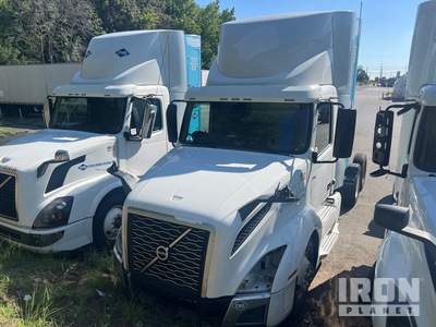 2019 Volvo VNL64T300 CNG 6x4 Ciągnik siodłowy T/A z kabiną dzienną (Inoperable)