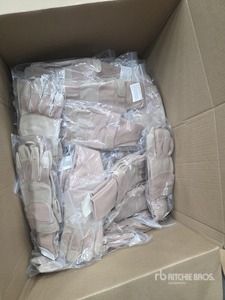 (120)FLYERS' GLOVES