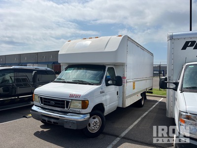 2007 Ford E-350 4x2 Furgoneta caja cerrada (Inoperable)