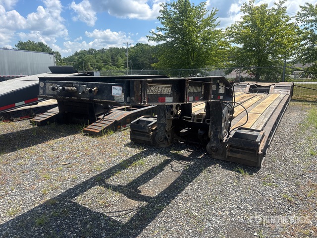 2007 Towmaster T-100DTG Tri/A Removable Gooseneck Lowboy Trailer