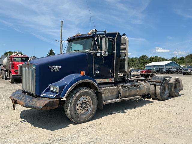 2015 Kenworth T800 6x4 T/A Day Cab Truck Tractor