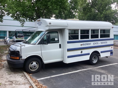 2006 GMC 4x2 14-Seat Bus