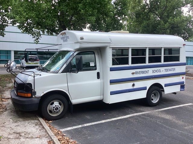 2006 GMC 4x2 14-Seat Bus