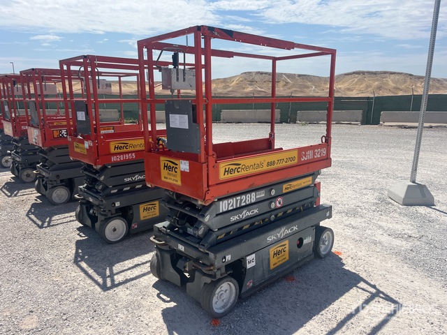 2017 Skyjack SJIII-3219 Electric Scissor Lift