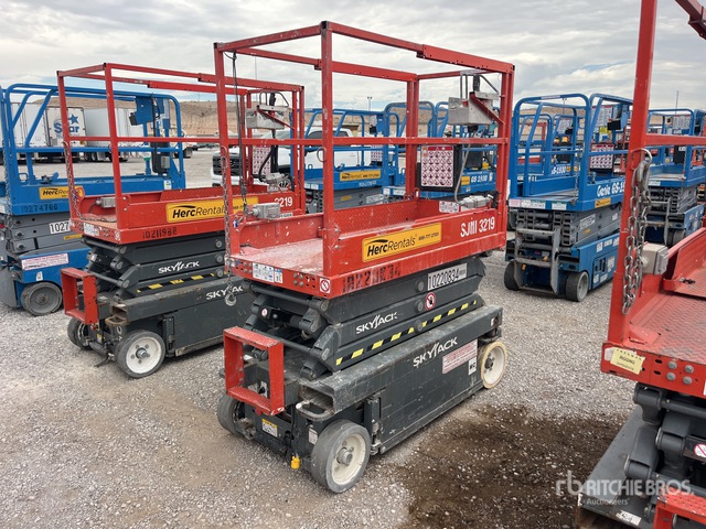 2017 Skyjack SJIII-3219 Electric Scissor Lift