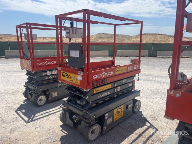 2017 Skyjack SJIII-3219 Electric Scissor Lift