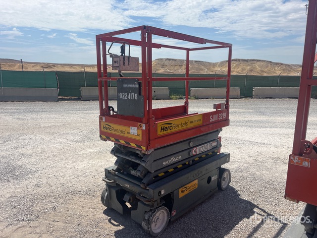 2017 Skyjack SJIII-3219 Electric Scissor Lift