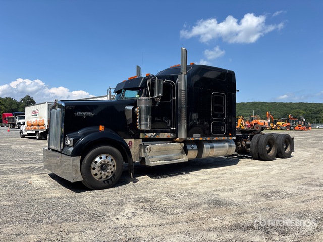 2019 Kenworth W900 6x4 T/A Sleeper Truck Tractor