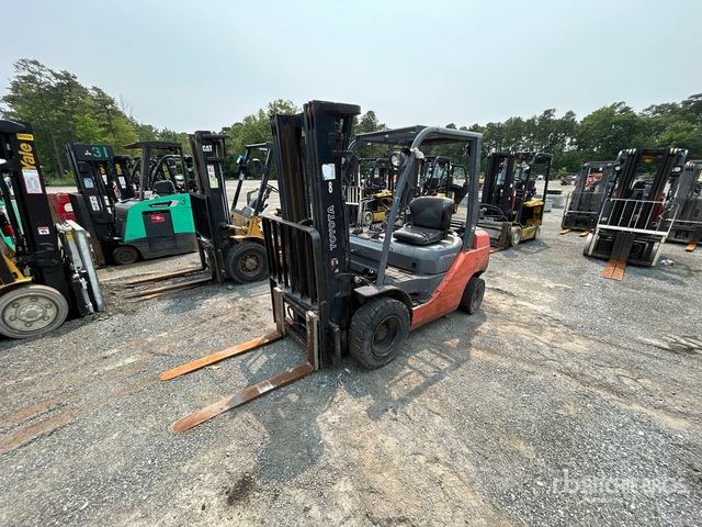 2007 Toyota 8FGU25 4500 lb Pneumatic Tire Forklift (Inoperable)
