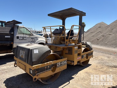 1999 Cat CB-434C Rodillo Tándem