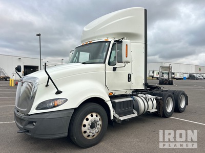 2016 International LF687 6x4 Cabeza Tractora Cabina Dormitorio