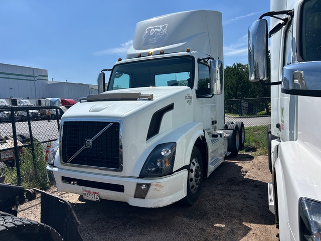 2015 Volvo VNL64 6x4 T/A Day Cab Truck Tractor