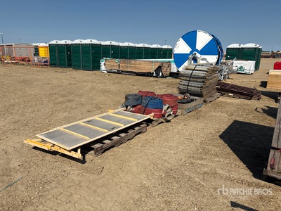 Baker 5 ftscafold,chain falls,gates,hose and grating Échafaudage