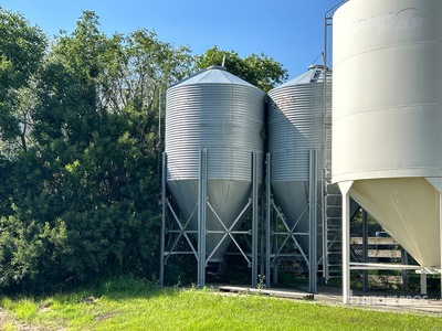 +/- 300 bu 3 Ring Grain Bin