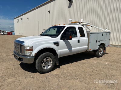 2010 Ford F-350 XLT 4x4 Extended Cab Utility Truck