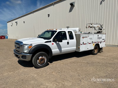 2016 Ford F-550 XL 4x4 Extended Cab サービスカー