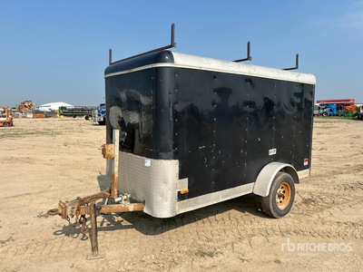 1995 10 ft S/A Enclosed Trailer