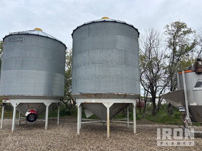 Westeel +/- 1900 bu 5 Ring Hopper Grain Bin