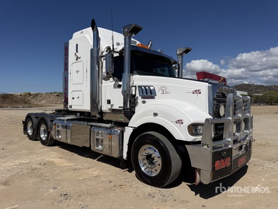 2022 Mack CLXT Super-Liner 6x4 Cabina con cuccetta per trattore stradale