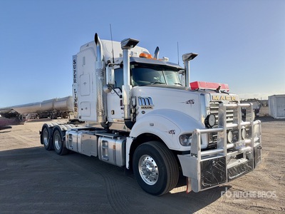2022 Mack CLXT Superliner 6x4 Tracteur Routier Couchette