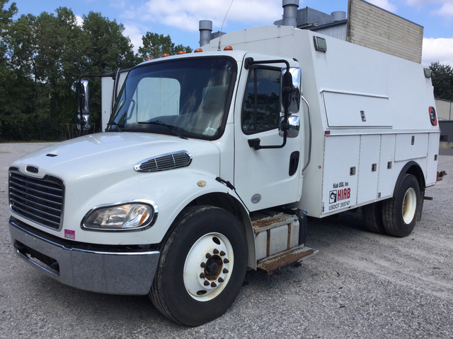 2014 Freightliner M2106 S/A Service Truck