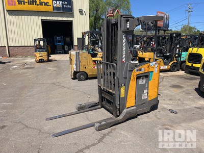 Jungheinrich ETR 230A-36V 3000 lb Carretilla Elevadora Eléctrica