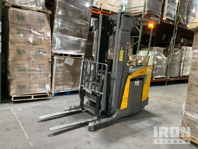 2020 Jungheinrich ETR335DA-36V-DBL Rch FL 3500 lb Cushion Tire Carretilla Elevadora