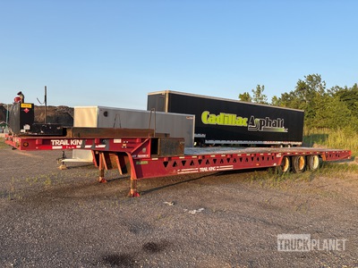 2005 Trail King TK110HT-503 50 ft Tri/A Hydraulic Tail Trailer