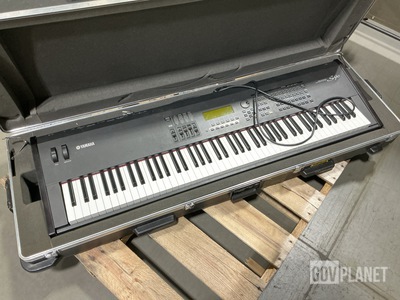 Yamaha S90 Digital Piano