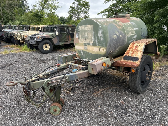 1966 US ARMY Automotive Tank Command M149 Water Tank Trailer