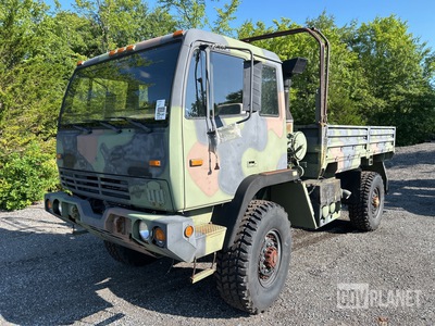2003 Stewart & Stevenson M1078A1 LMTV 4x4 Cargo Truck