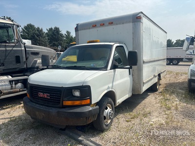 2008 GMC Savana G3500 4x2 Van Truck