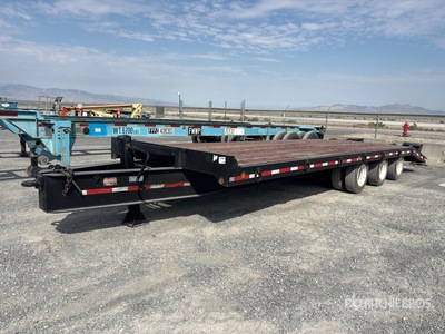2006 Towmaster T-50 65080 lb 24 ft Tri/A Equipment Trailer