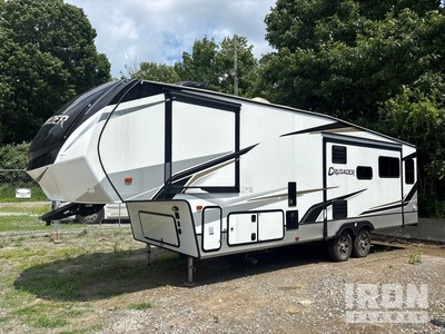 2022 Crusader CSF305RLP 34 ft 9 in T/A Travel Trailer
